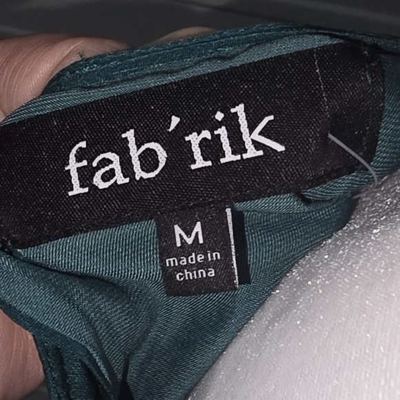 NWT Fab'rik Green Women's Top Ruche Sleeves Size M - Picture 6 of 6